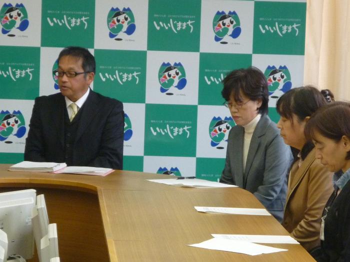 歌詞入賞者記者発表の様子その2