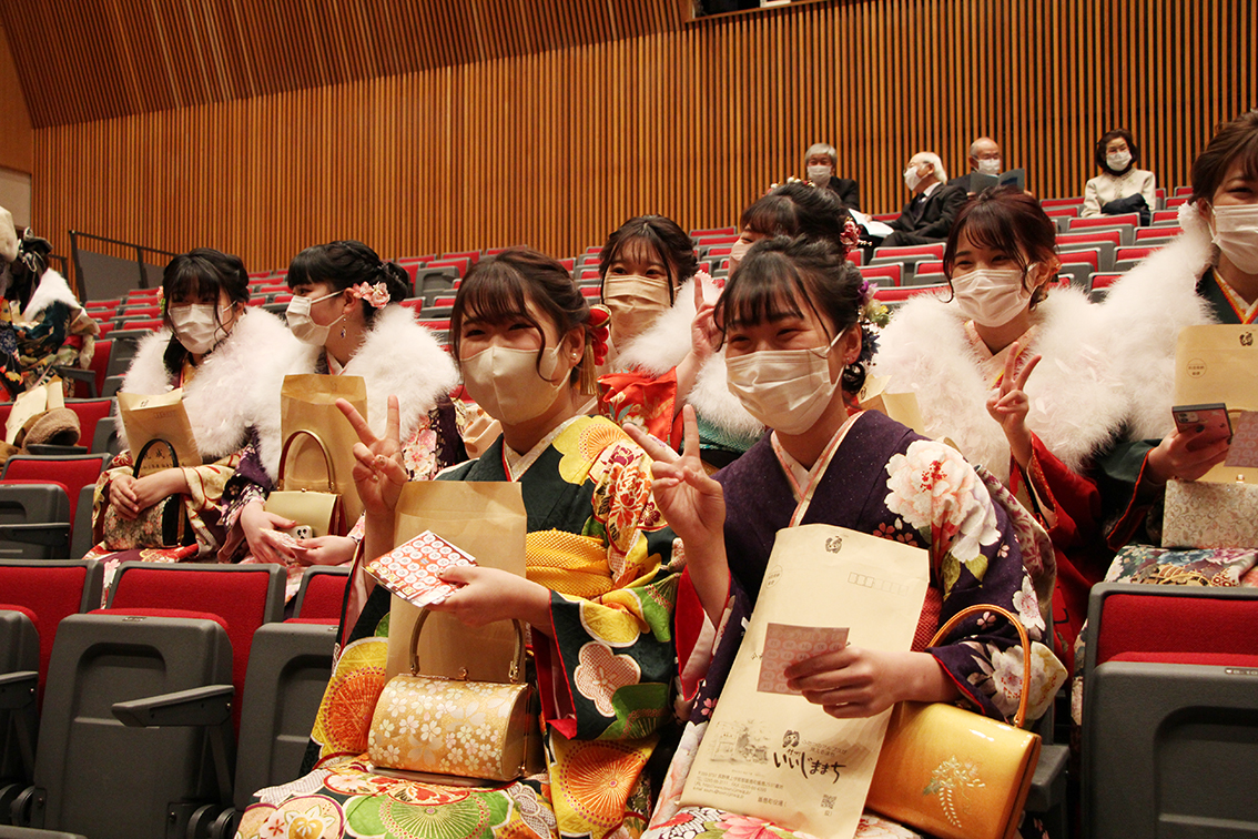 笑顔の新成人の皆さん