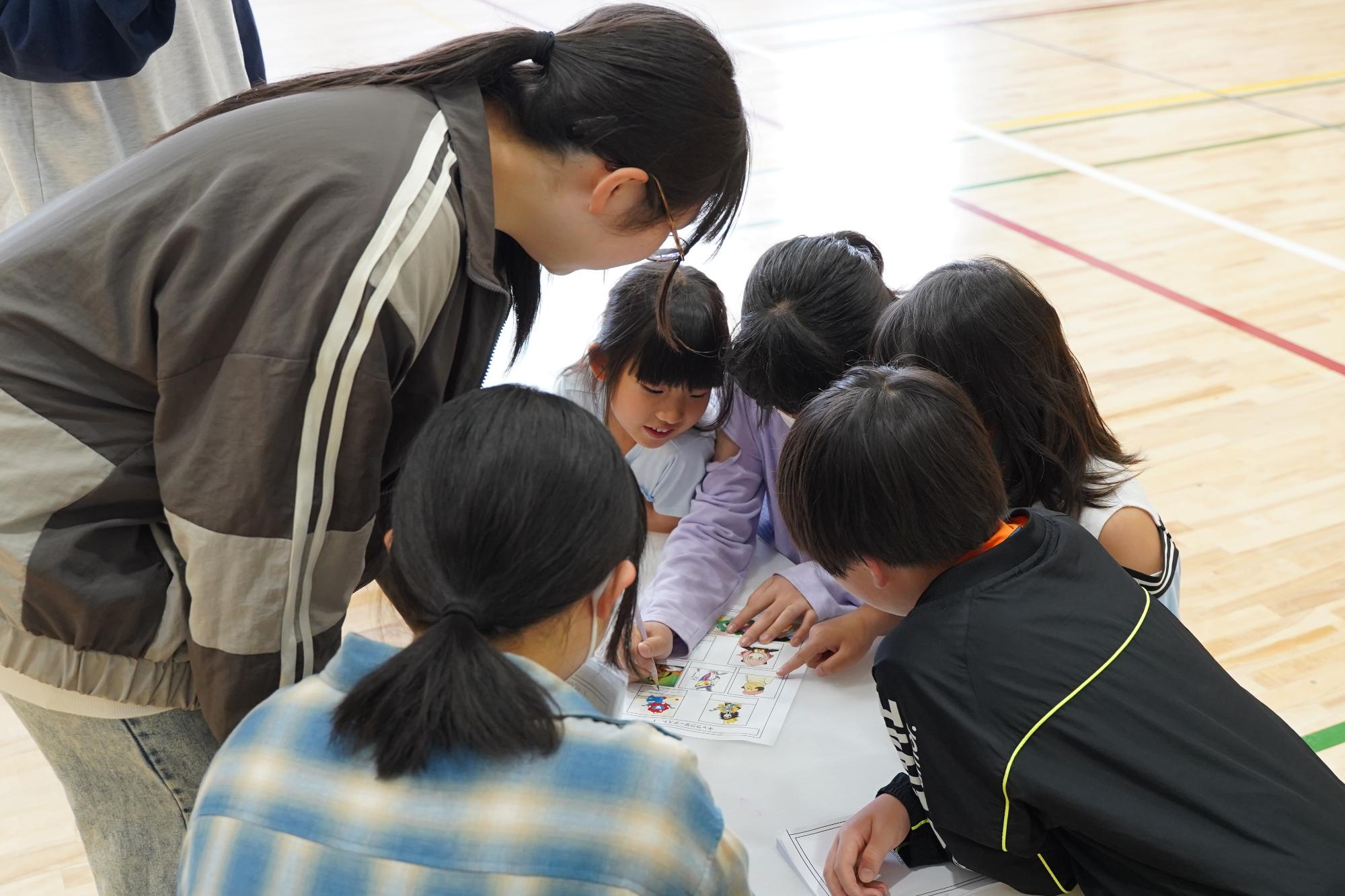 七小で逃走中