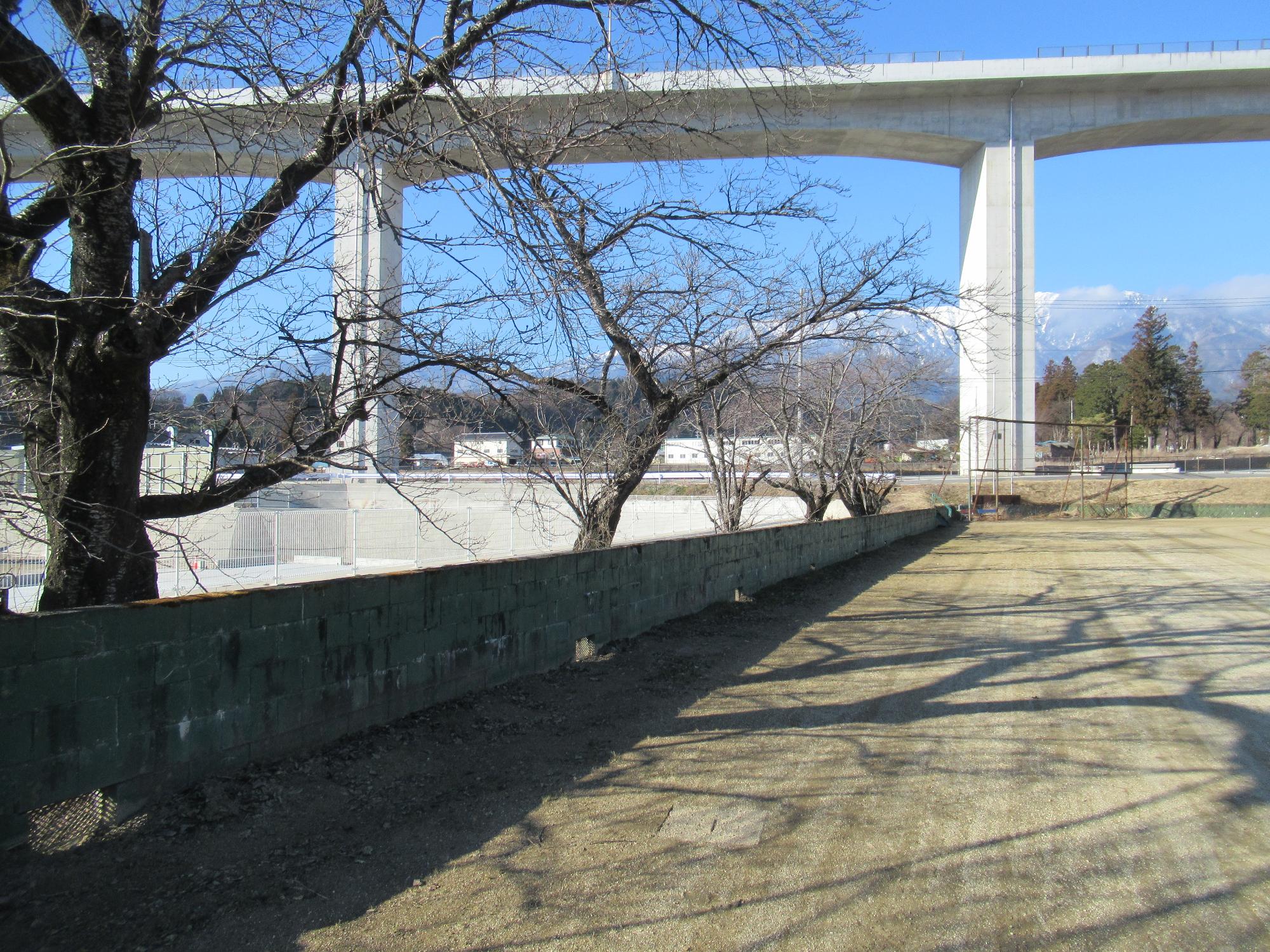 田切野球場南防球フェンス設置前写真1