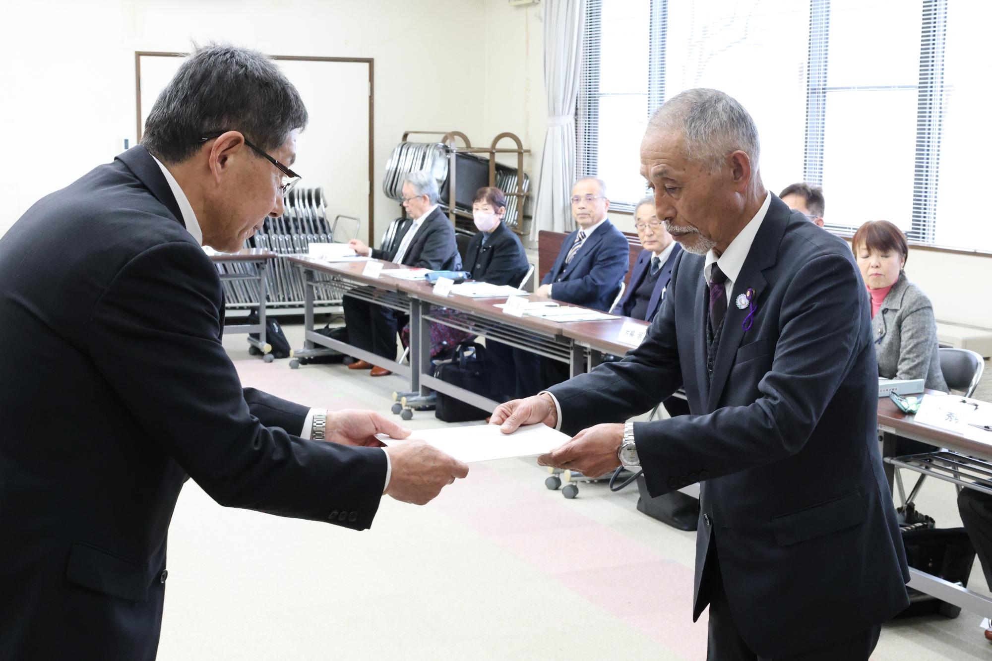令和7年度地域公共交通協議会写真1